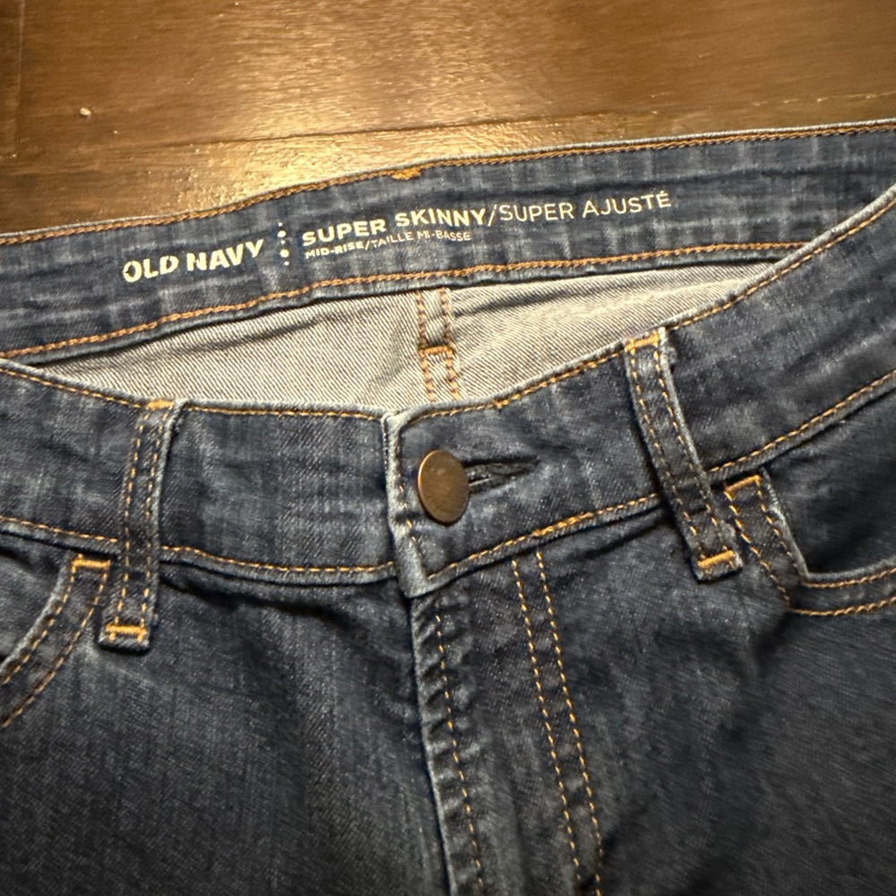 W Sz 4 - Super Skinny Mid-Rise